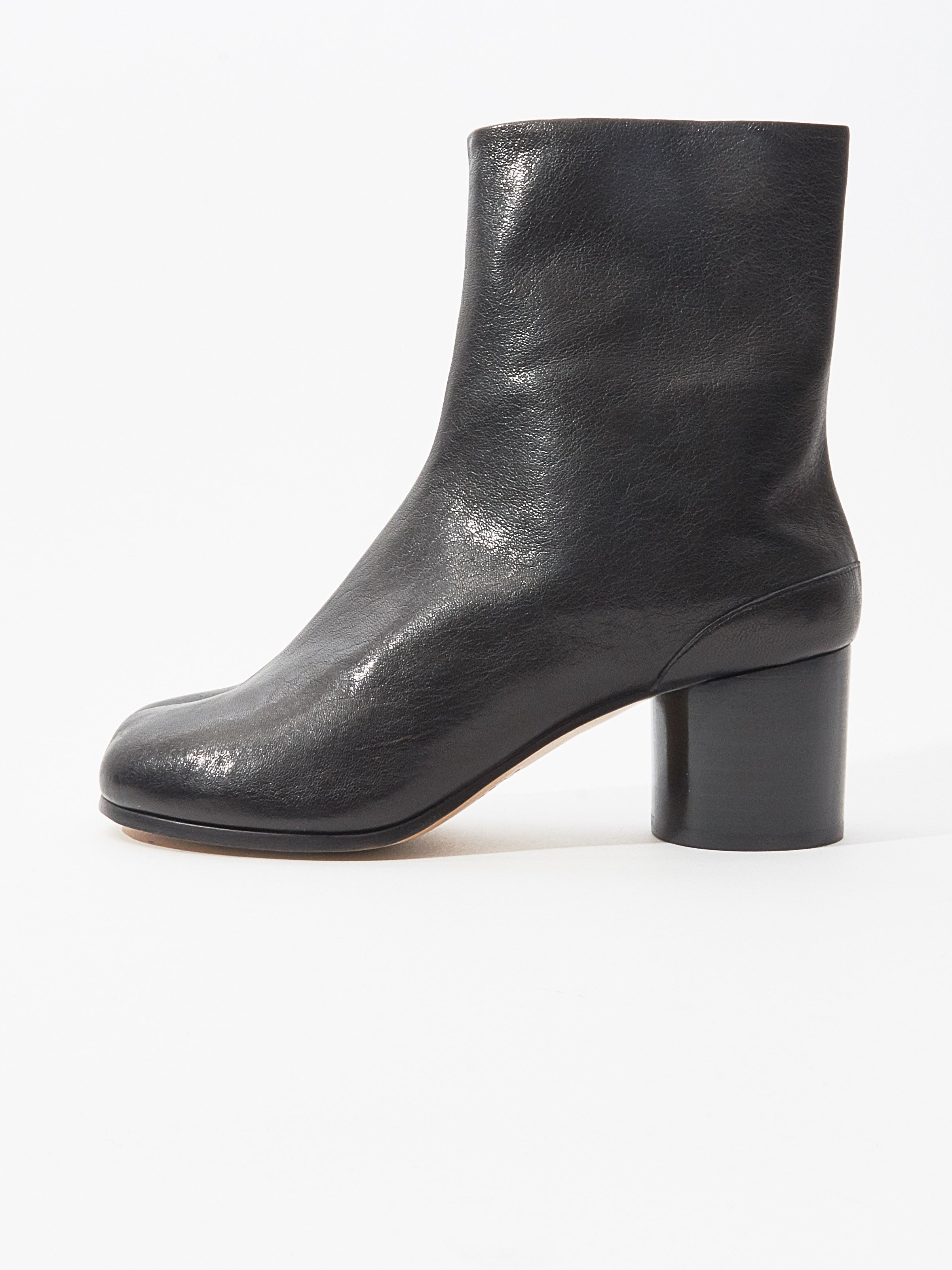 Black Mid-Heel Tabi Boots