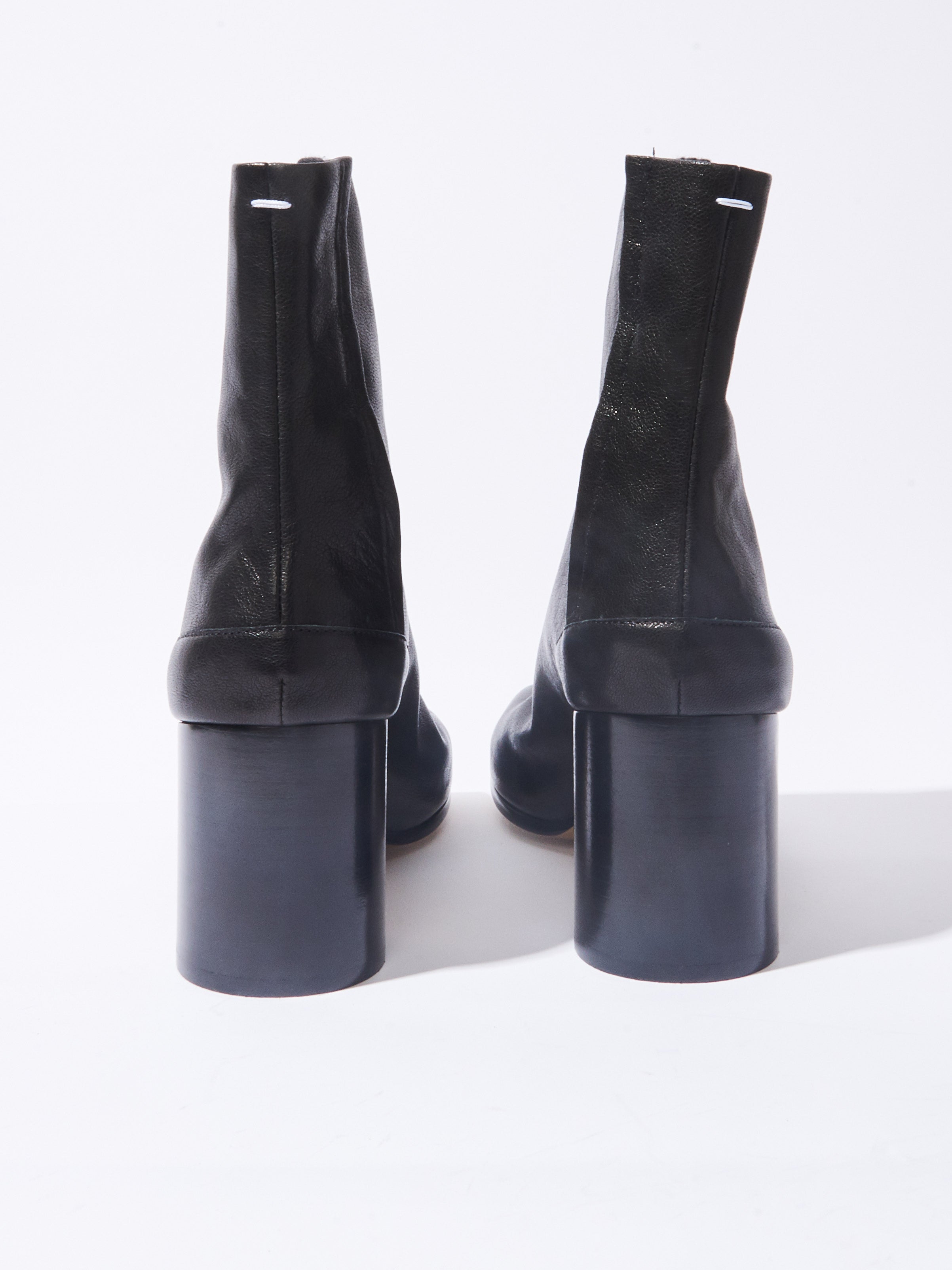 Tabi boots store black